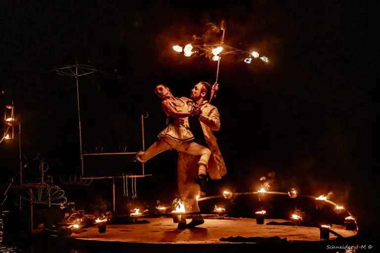 MovingFireArts en Showflamme Lac Du Bambois